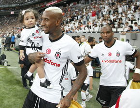 曼联中场埃利奥特·安德森抢断表现亮眼，曼联安德森采访